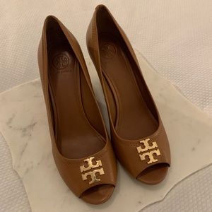 Tory Burch Peep Toe wedges